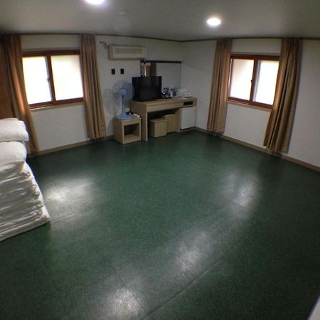 Suanbo Saipan Hot Spring Hotel Chungju Zimmer foto